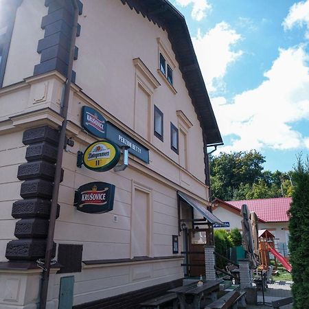 Penzion Betty Okounov Esterno foto